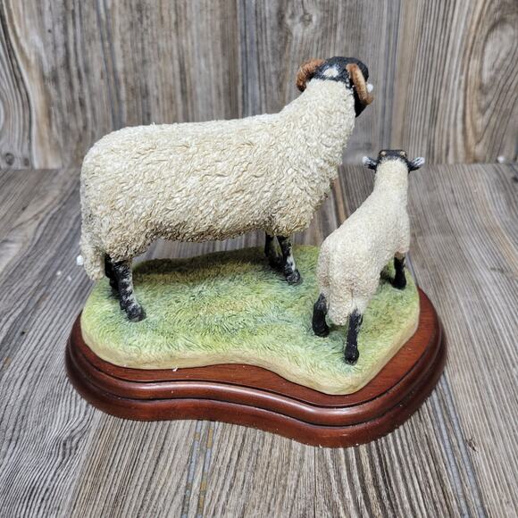 Vintage Border Fine Arts 1994 Swaledale Ewe & Lamb Figurine - Picture 5 of 7